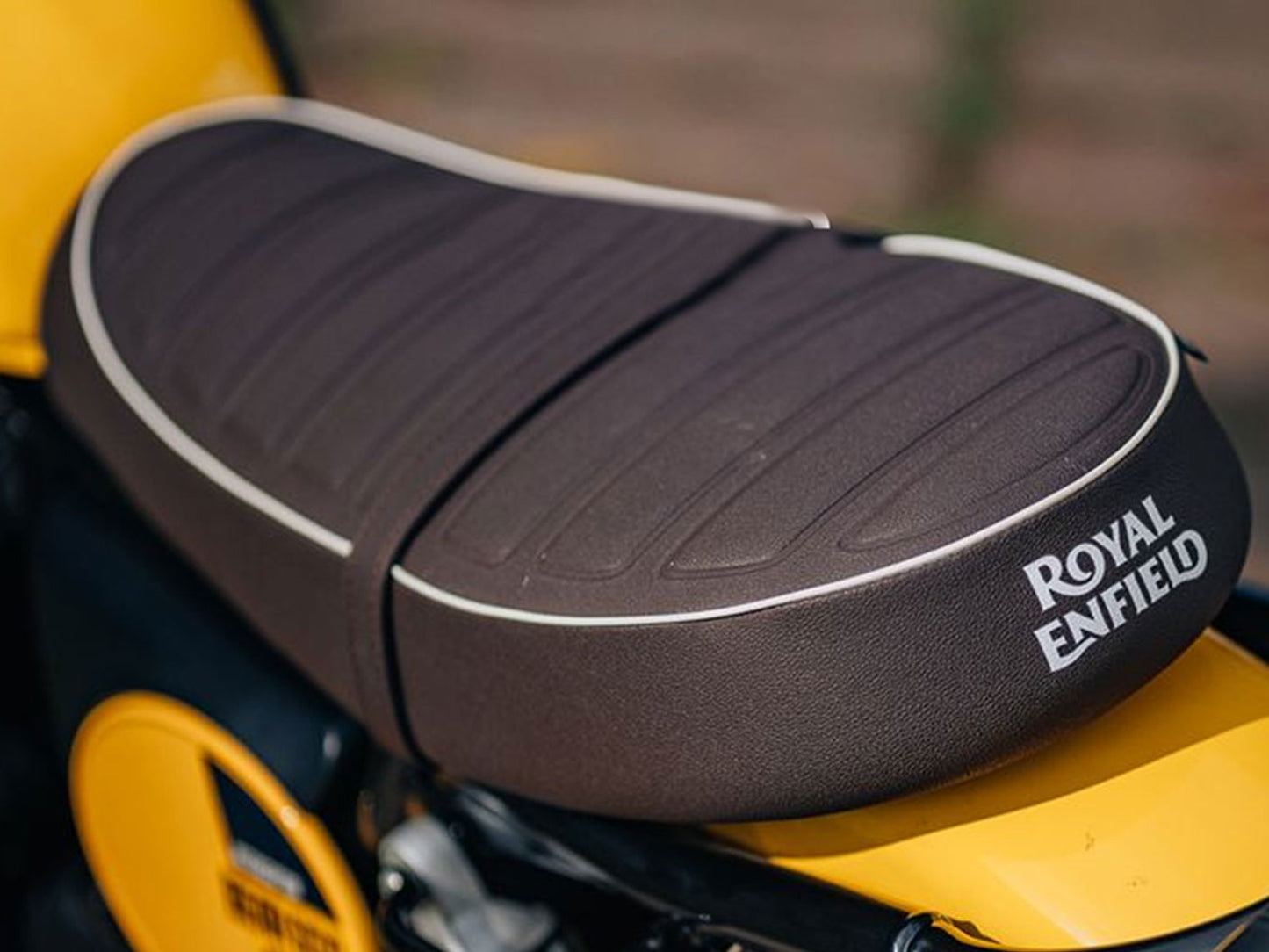 Genuine Royal Enfield Bear 650 Signature Scrambler Dual Seat, Brown 1990532