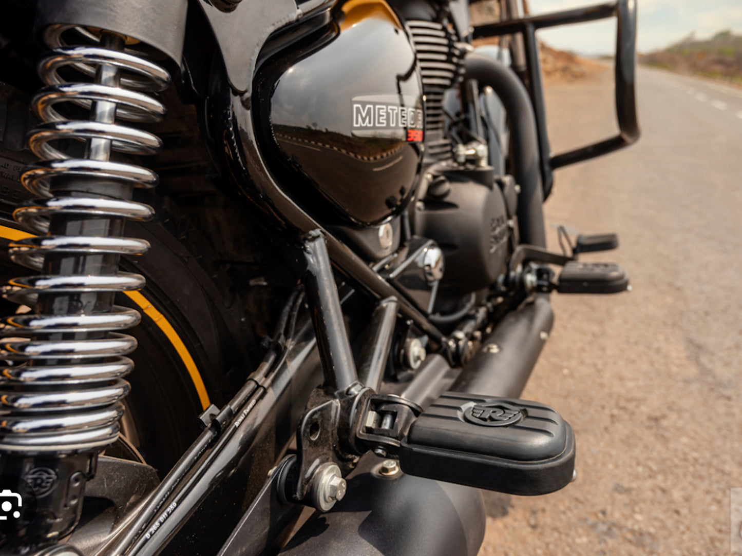Genuine Royal Enfield Meteor 350 Pillion Deluxe Footpegs Black KXA00031