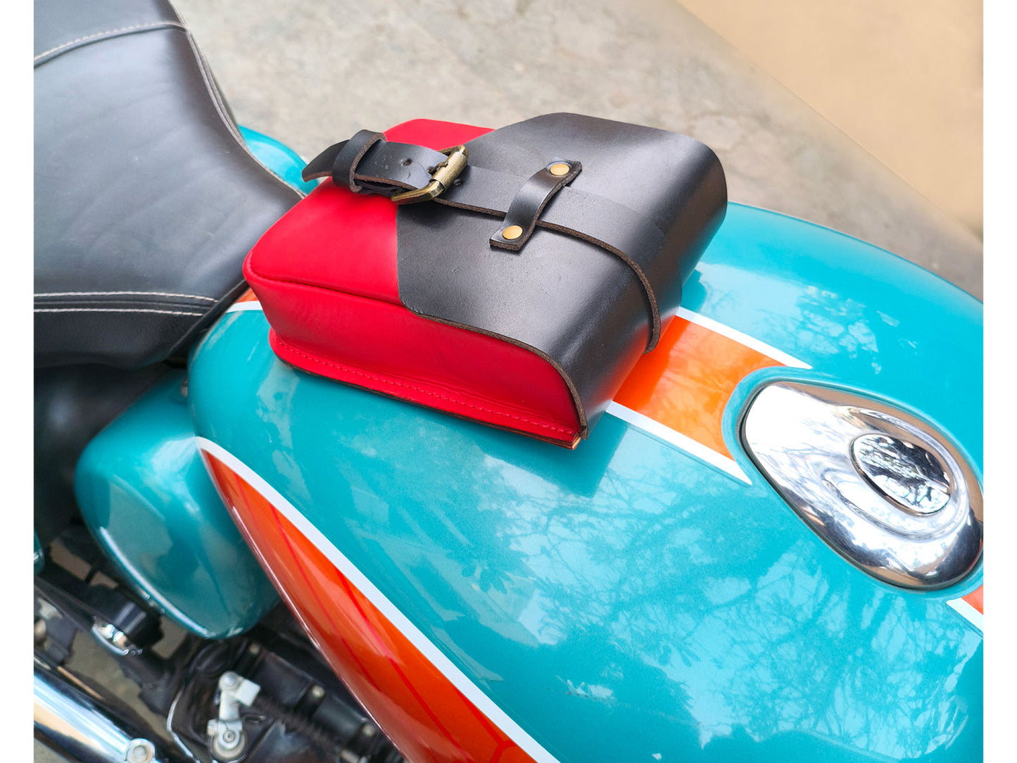 For Royal Enfield Goan Classic 350 Leather Magnetic Tank Pouch Red & Black