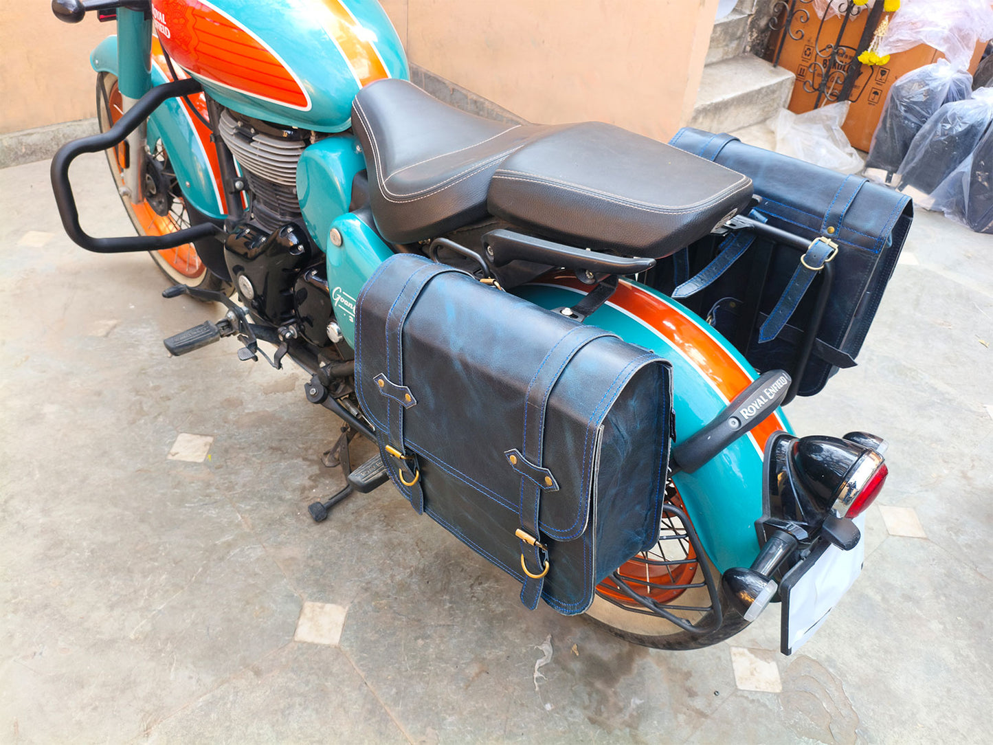 For Royal Enfield Goan Classic 350 Leather Pannier Bags With Mounting D2