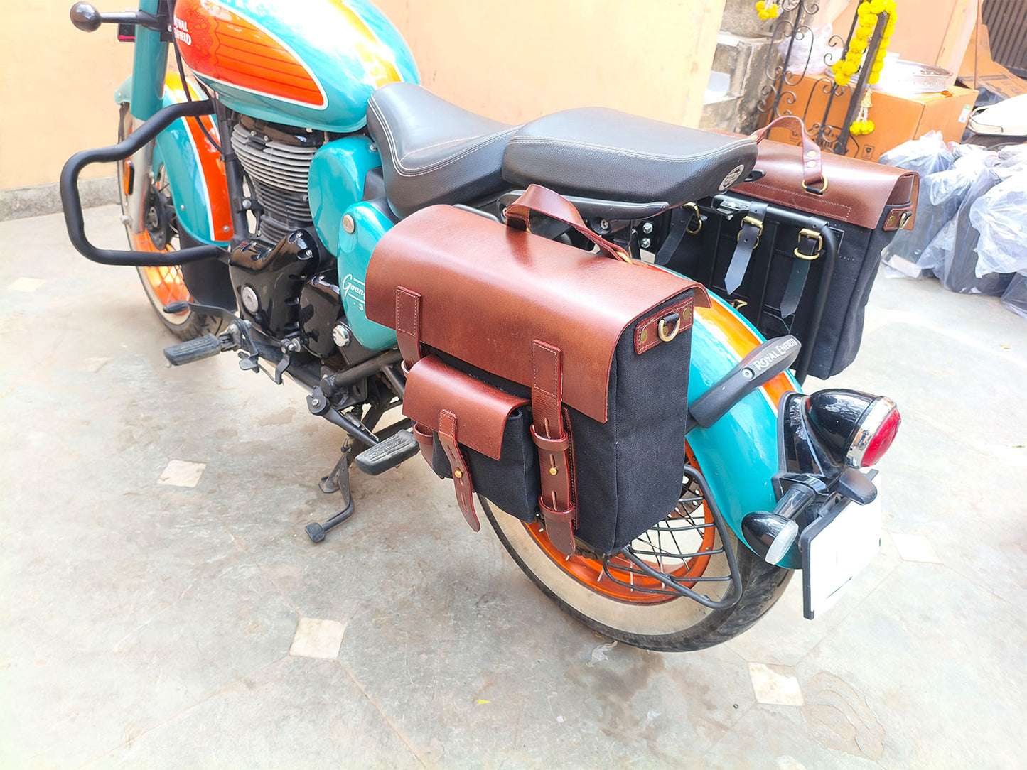 For Royal Enfield Goan Classic 350 Leather & Canvas Pannier Bags & Mounting D16