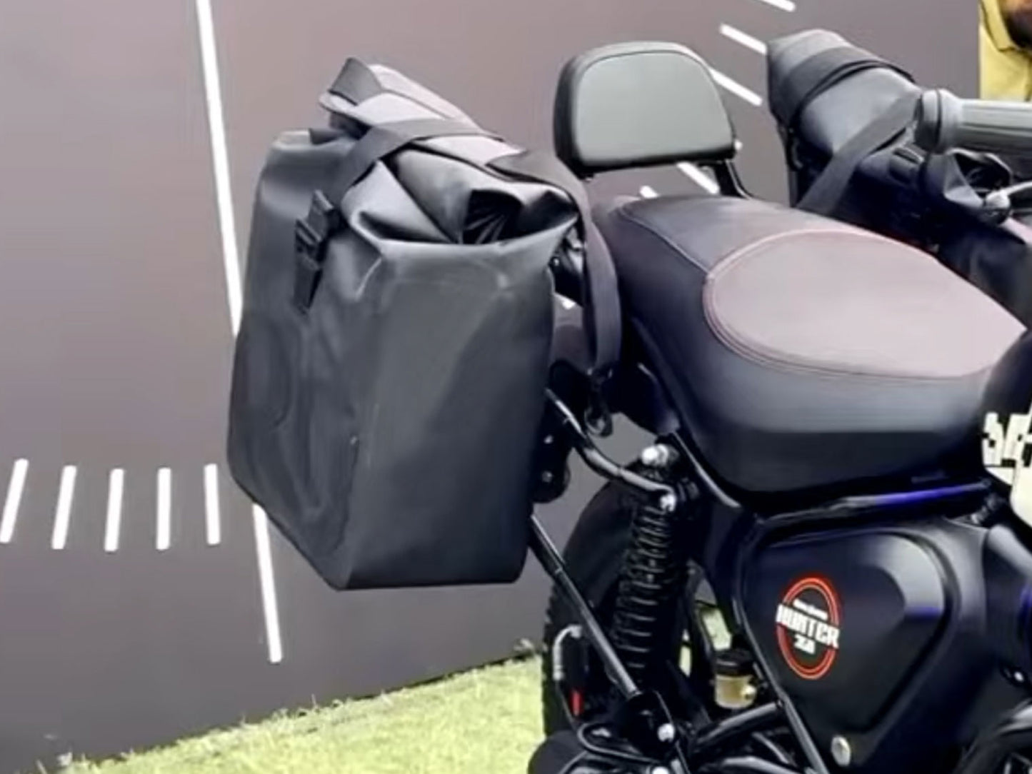 Genuine Royal Enfield Hunter 350 Soft Pannier Rails & Modern Panniers Bags Black