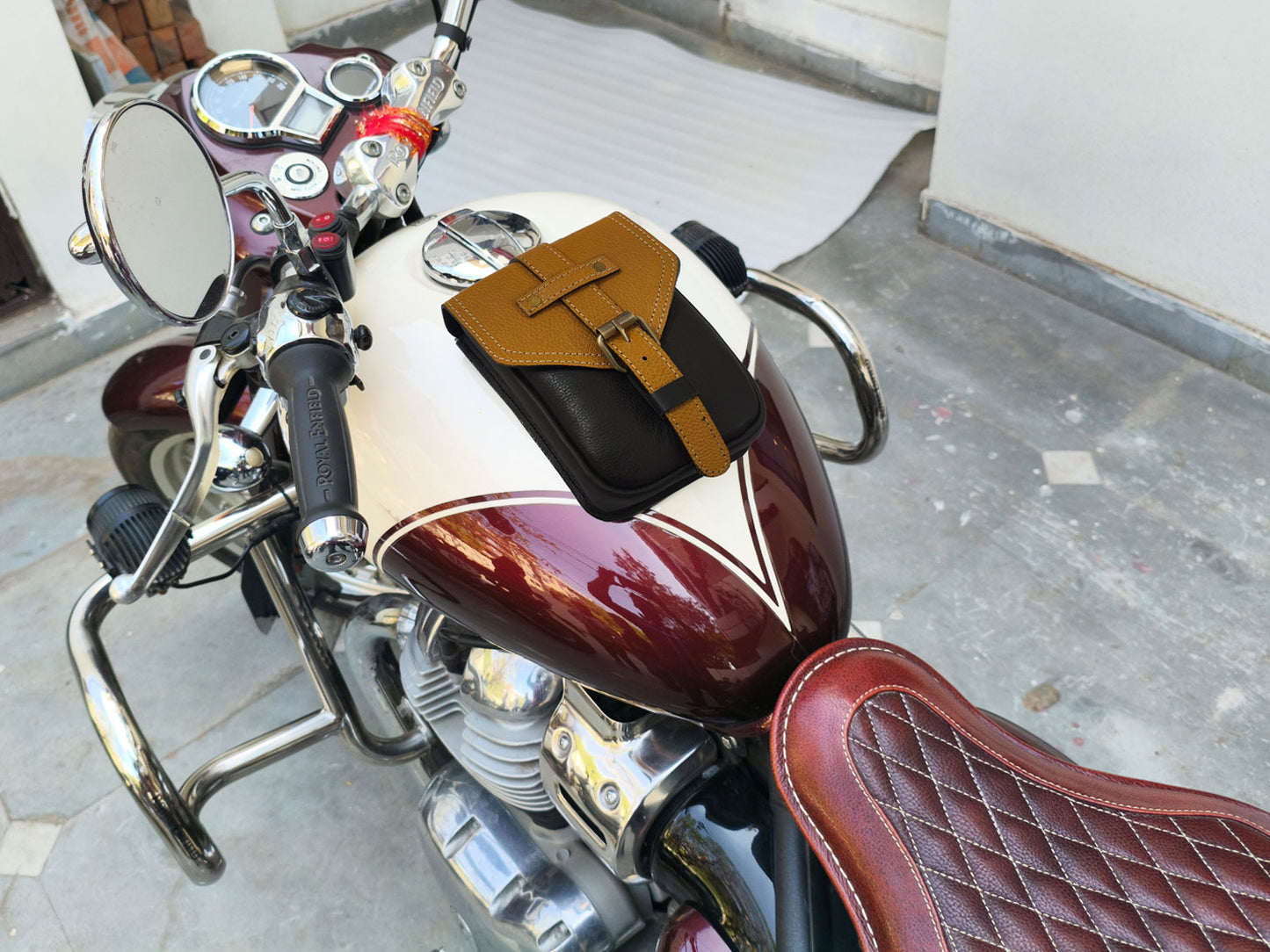 For Royal Enfield Classic 650 Leather Magnetic Tank Pouch Yellow & Black