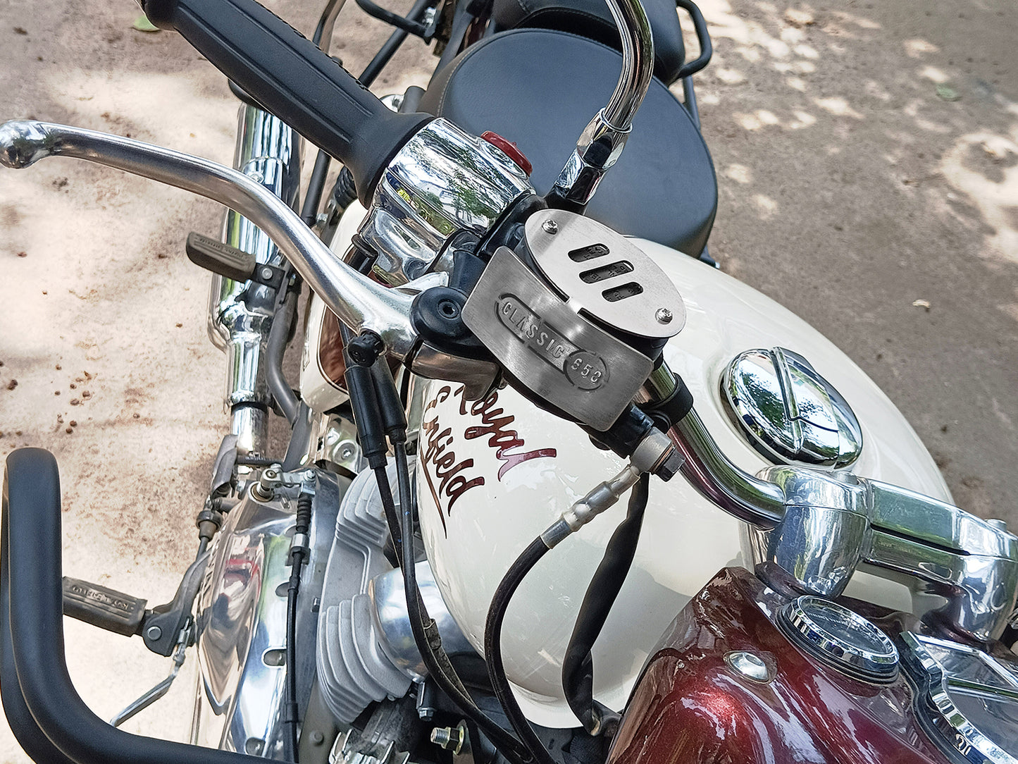 For Royal Enfield Classic 650 Master Cylinder Guard & Reservoir Cap Guard Silver