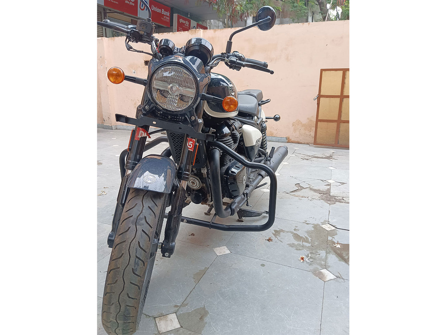For Royal Enfield Shotgun 650 Black Tapi-Octa Large Engine Guard