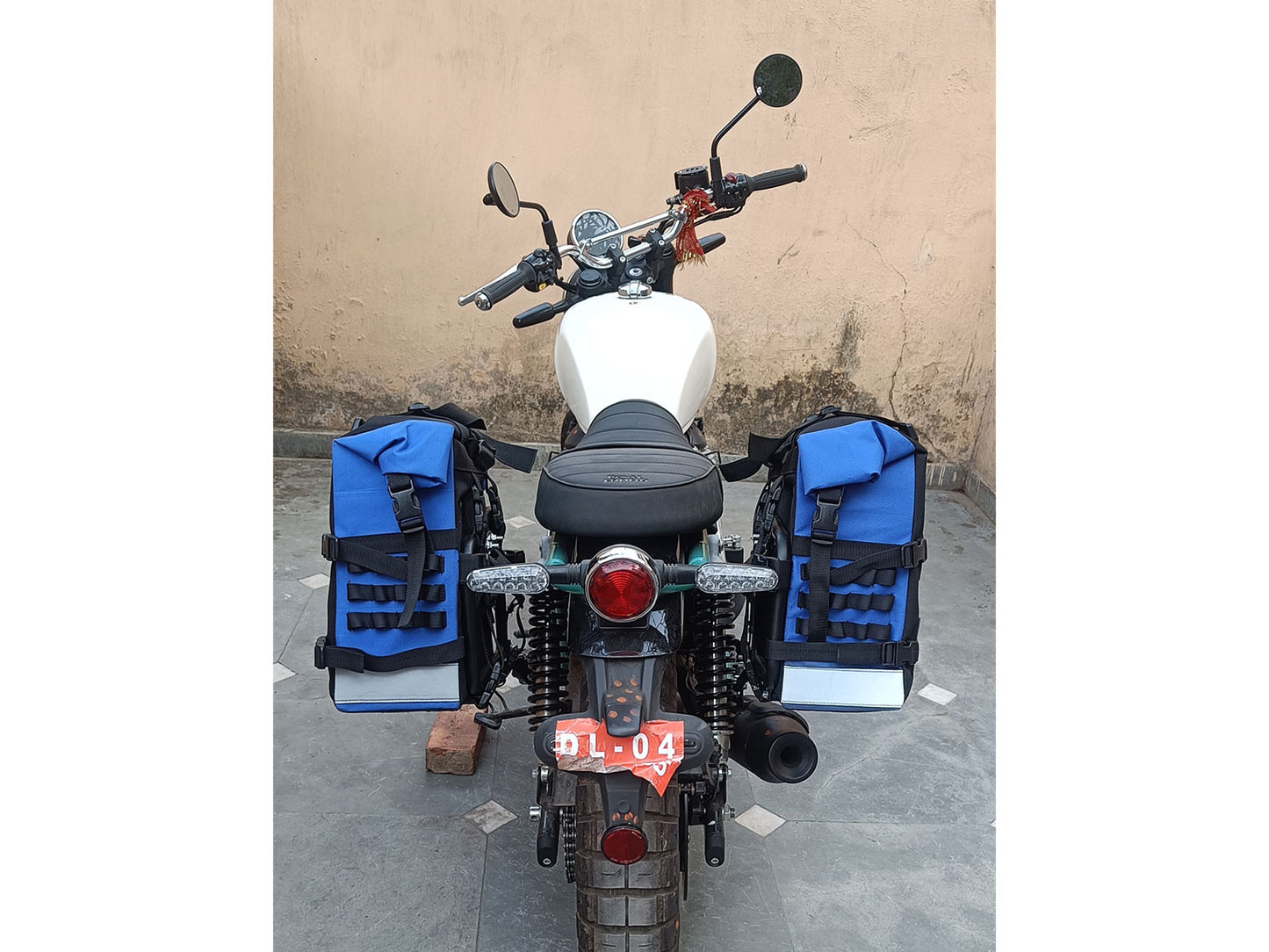 For Royal Enfield Bear 650 Canvas Pannier Bags With Saddle Stays D11