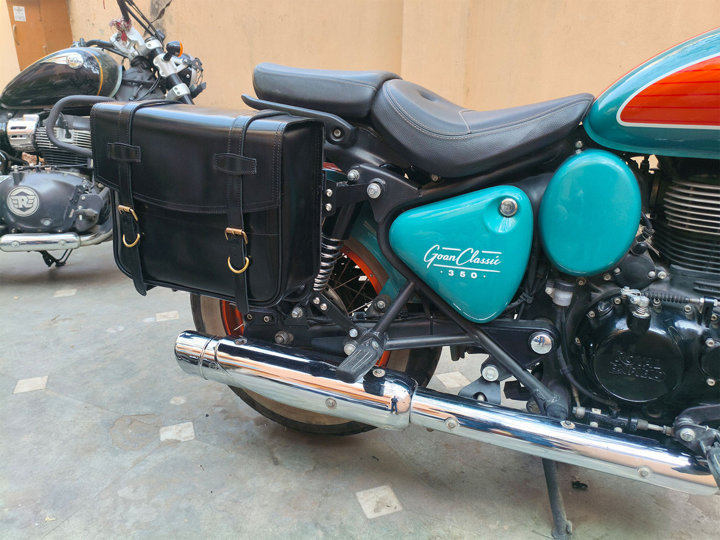 For Royal Enfield Goan Classic 350 Leather Pannier Bags With Mounting D9