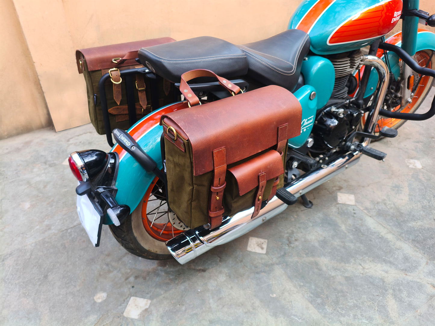 For Royal Enfield Goan Classic 350 Leather & Canvas Pannier Bags & Mounting D14