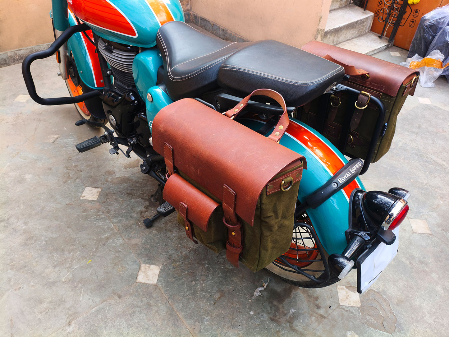 For Royal Enfield Goan Classic 350 Leather & Canvas Pannier Bags & Mounting D14