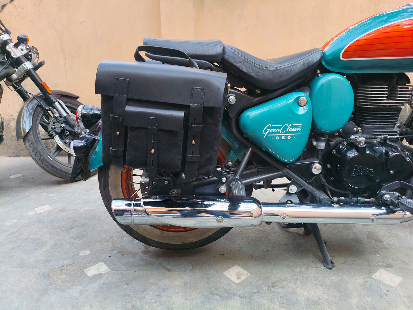 For Royal Enfield Goan Classic 350 Leather & Canvas Pannier Bags & Mounting D15
