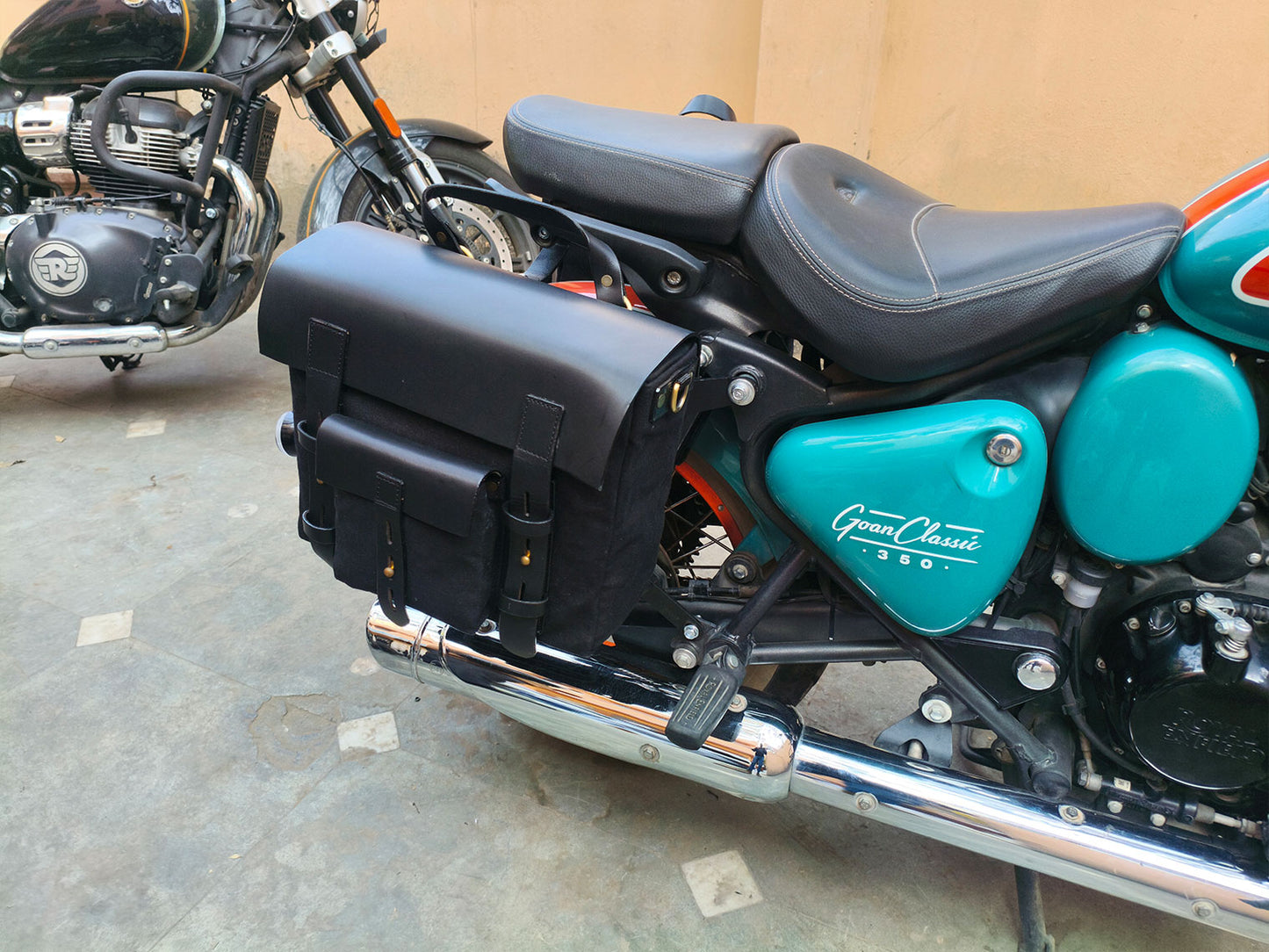 For Royal Enfield Goan Classic 350 Leather & Canvas Pannier Bags & Mounting D15