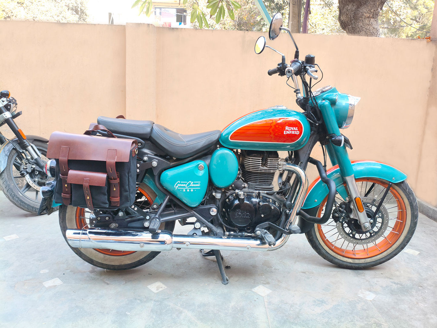 For Royal Enfield Goan Classic 350 Leather & Canvas Pannier Bags & Mounting D16
