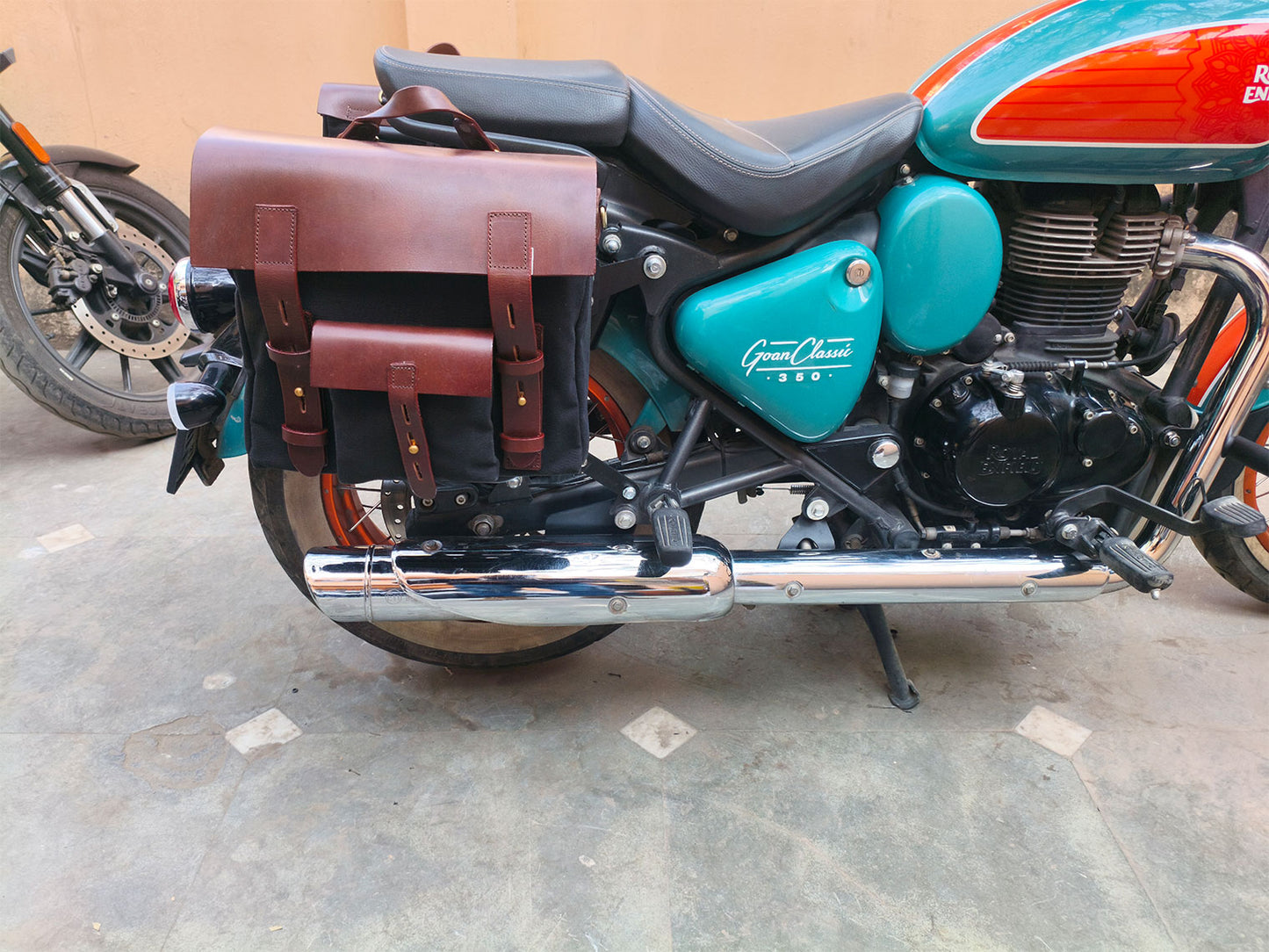 For Royal Enfield Goan Classic 350 Leather & Canvas Pannier Bags & Mounting D16