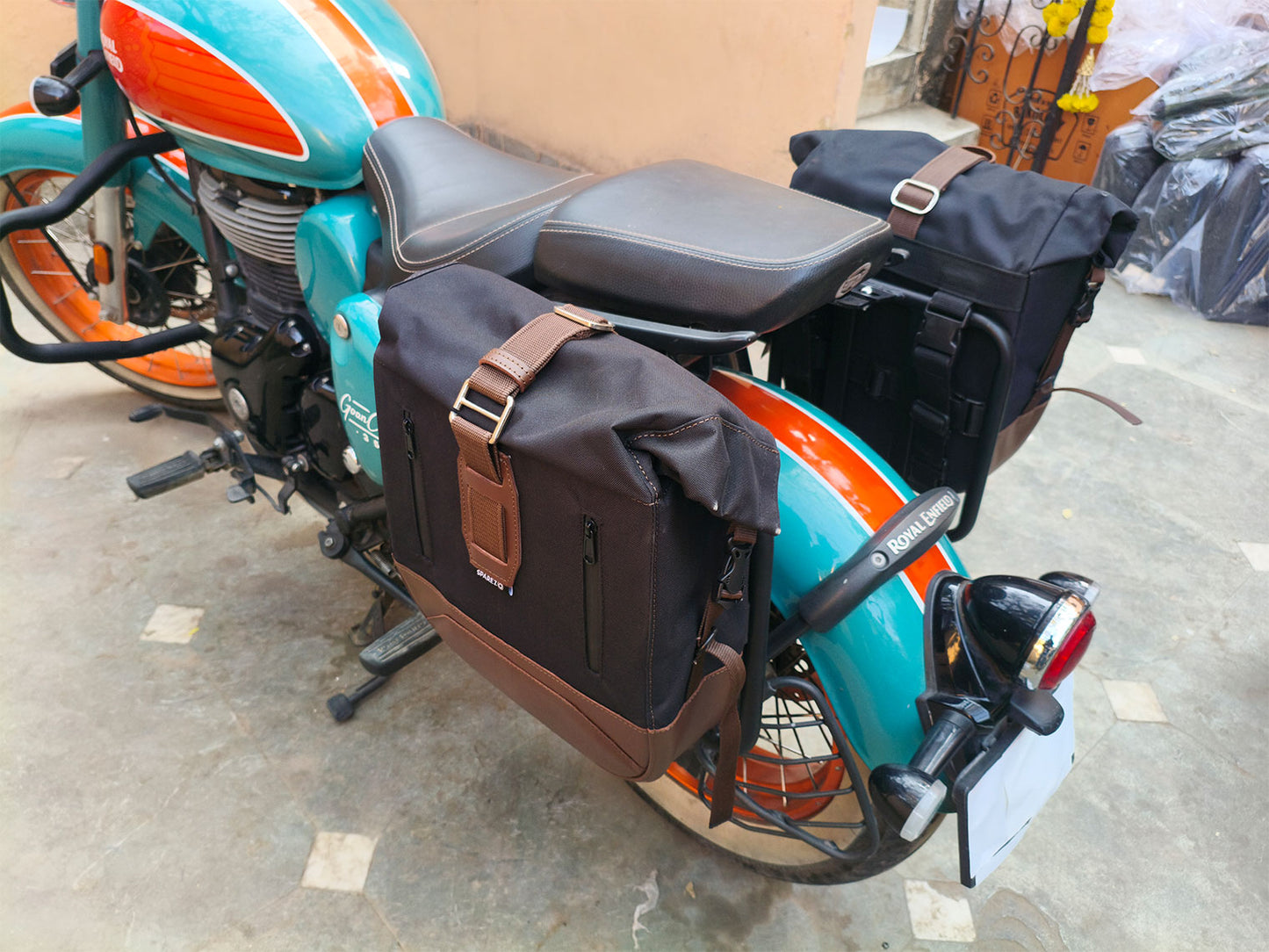 For Royal Enfield Goan Classic 350 Leather & Canvas Pannier Bags & Mounting D18