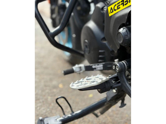 For Royal Enfield Guerrilla 450 Front Rider Adjustable Footpegs