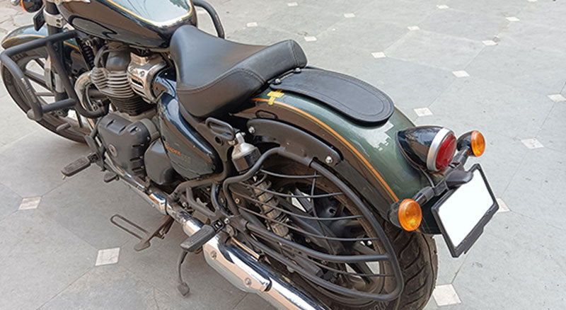 For Royal Enfield Super Meteor 650 Black Rear Mudguard Fender Bip